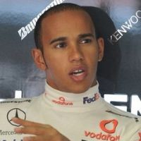 Diserang Banyak Orang, Hamilton Cool