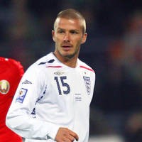 Capello Beri Peluang Beckham Lewati Moore