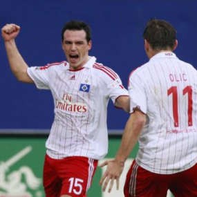 Seri, Hamburg Kembali Memimpin