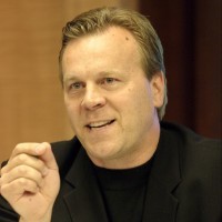 Mantan Bos McAfee Hijrah ke AVG