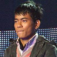 Aris Idol Lupakan Anak-Istri Karena Uang