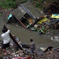 Diguyur Hujan 30 Menit, Kawasan Tlogo Mas Malang Longsor