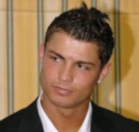 Usaha Ronaldo Mengalahkan Beckham