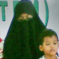 Paridah Abas Bungkam Usai Besuk Muklas