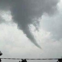 Puting Beliung Ancam Surabaya