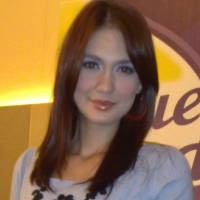 Luna Maya Tak bantah Jadi Artis Termahal