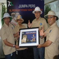 Penyegaran, XL Ganti Luna Maya dengan Simpanse 