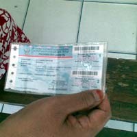 Warga Miskin Sampang Geruduk Rumah Kades