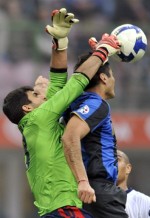 Inter Ditahan 10 Pemain Genoa