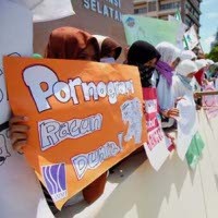 FPKB, FPDIP, dan FPDS Minta Pengesahan RUU Pornografi Ditunda