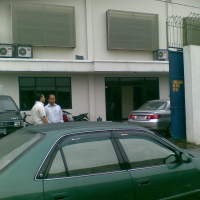 Kawanan Perampok Bobol Gudang Kosmetik 