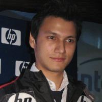 Cristian Sugiono: Notebook Bagaikan Pacar Kedua