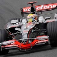 Hamilton (Akhirnya) Ungguli Massa