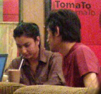 Tyas Mirasih Menolak Digosipkan Dengan Vokalis The Changcuters