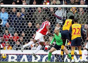 Arsenal Ditundukkan Stoke 1-2