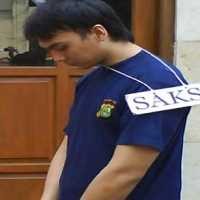 Diberi Coklat Batangan, Novel Diledek Sesama Tahanan