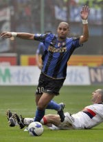 Cruz Dimaafkan Mourinho, Adriano Belum 