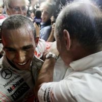 Nyaris Gagal, Hamilton Juara Dunia (Termuda) Baru!