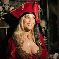 Kekasih Bos Playboy Pergi, Model Kembar Menanti