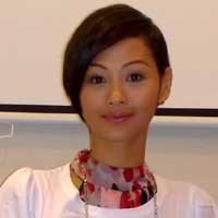 Indah Kalalo Ingin Rambutnya Dicontek