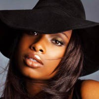 Jennifer Hudson Beri Ciuman Terakhir Untuk Ibu