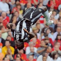 Newcastle Tinggalkan Zona Degradasi