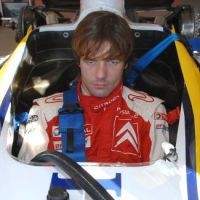 Loeb Jajal Red Bull, Rossi Tes Ferrari