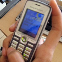 Laporkan Preman Lewat SMS dan Email