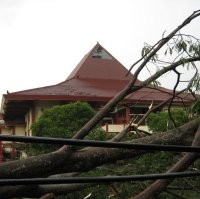 Warga Berkerumun, Bundaran UGM Macet