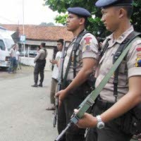  3 Truk Berisi Polisi Diseberangkan ke Nusakambangan 