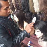 Wisatawan Malaysia Rajin Belanja Rambut Palsu