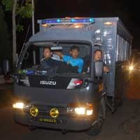 Akses Menuju Desa Tenggulun Diperketat