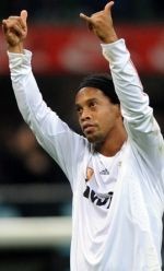 Dinho Sudah Mau Naik Gaji