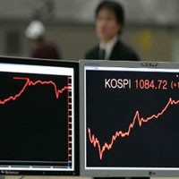 Fitch Turunkan Outlook Peringkat Korsel dan Malaysia 