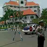 Raya Darmo Ditutup, Jalur Alternatif Macet