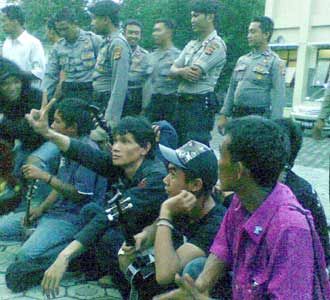 71 Pengamen dan Preman Digaruk