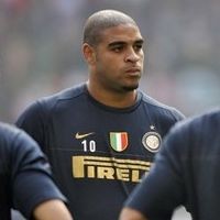 Hukuman Buat Adriano Selesai Minggu ini