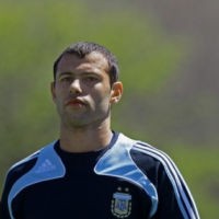 Mascherano Terima Ban Kapten Argentina