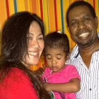 Edo Kondologit Cerai Karena Adat-Istiadat Papua