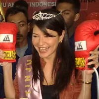 Tak Hanya Ingin Cantik, Tamara Bleszynski Bertinju