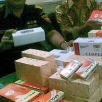 Rokok Tak Berpita Cukai di Kota Soto Dirazia