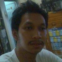 Bergaya dengan Motor Kebapakan