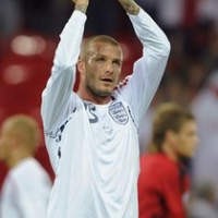 Tak Sekelas Dinho-Kaka, Tempat Becks di Bench?