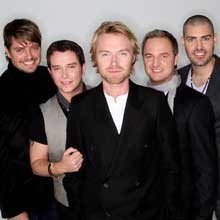 Stephen Boyzone Makin Intim Dengan Pria
