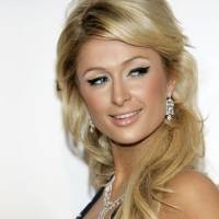Paris Hilton Curi Start di Internet