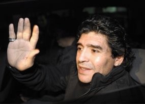 Maradona Mengancam Mundur