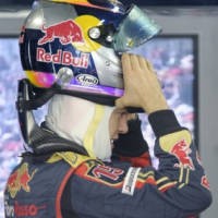 Vettel Munculkan Tekanan di Red Bull