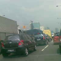 Pasar Mobil Oktober 2008 Melemah Tipis