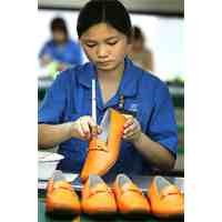 Investor Sepatu Minta Renegosiasi Kontrak