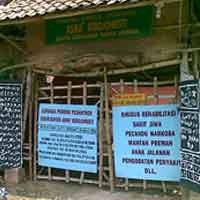 Mengintip Pondok Sampah Masyarakat  yang Tak Laku